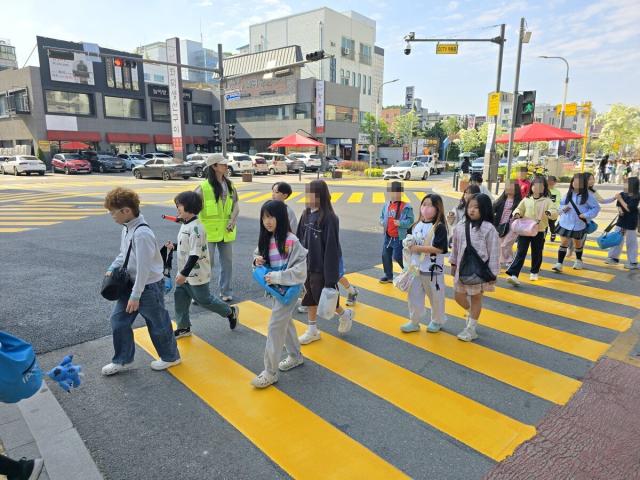 [NSP NEWS Image]수원시, 새빛만남 어린이보호구역 교차로 민원 개선공사 완료