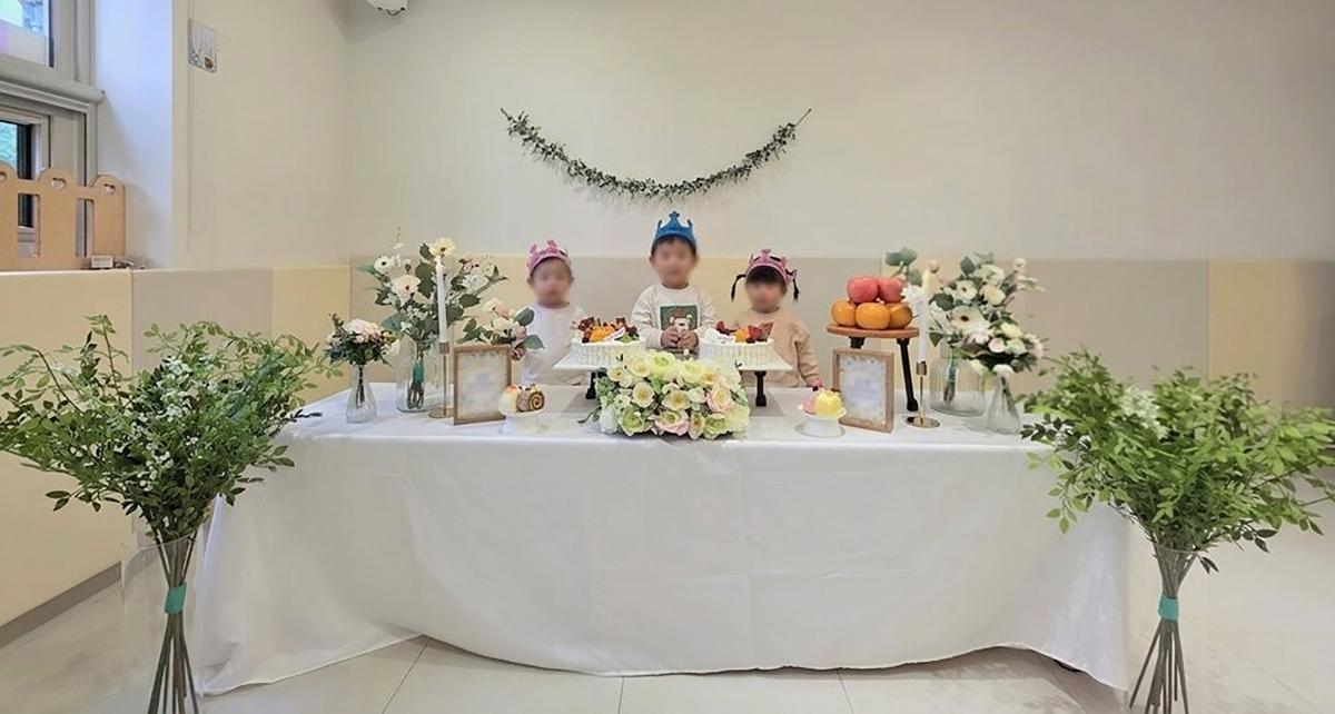 -성남시 중앙동 소재 국공립어린이집에서 다회용 장식 ‘전통 돌상’을 활용해 원아들의 생일잔치를 열고 있다. (사진 = 성남시)