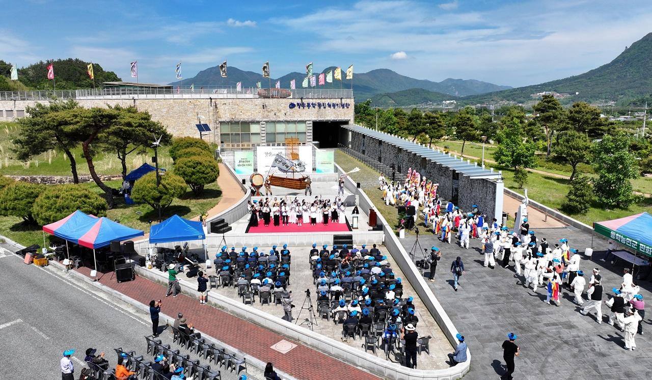 -지난 7일 장흥군에서 열린 ‘제132주년 동학농민혁명 전남도 기념식’. (사진 = 장흥군)
