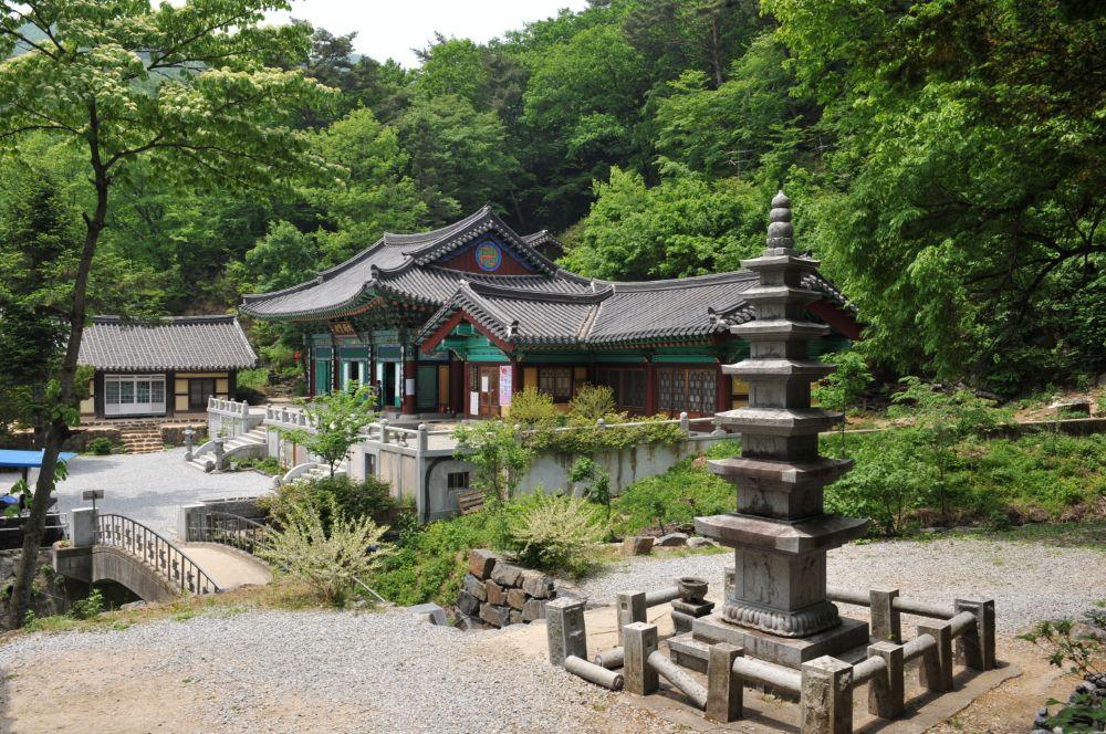-초록빛 짙어가는 5월 힐링 여행지는 영주, 소백산·죽계구곡에서 즐기는 자연과 쉼, 연둣빛 가득한 봄 풍경 속 여유로운 여행 (사진 = 영주시)