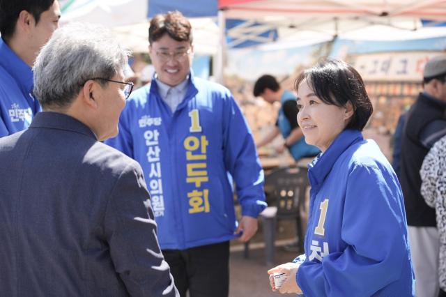 [NSP NEWS Image][6.3지방선거] 천영미 안산시장 후보, ‘어르신 생활복지’ 공약 발표…“경로당 주 5일 점심 제공”