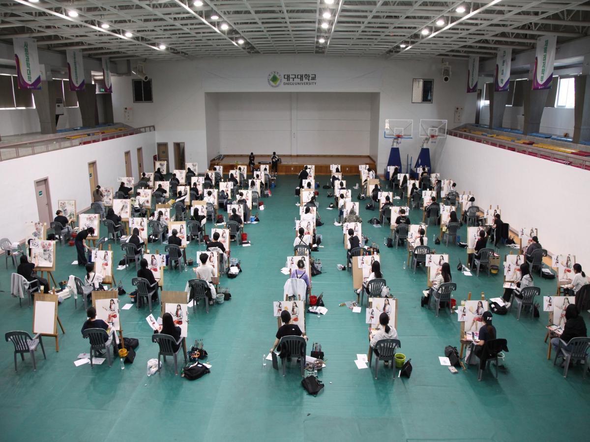 -대구대학교가 지난 9일 경산캠퍼스 일원에서 예비 미술·디자인 인재 발굴을 위한 ‘제22회 전국 중·고등학생 미술실기대회’를 개최했다. (사진 = 대구대학교)