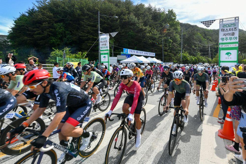-2026 마스터즈사이클 영주투어는 영주호 오토캠핑장을 출발해 영주댐과 영주호 둘레로 조성된 12km 구간을 순환하는 방식으로 운영되며 선수 기량에 따라 R리그와 S리그로 나뉘어 진