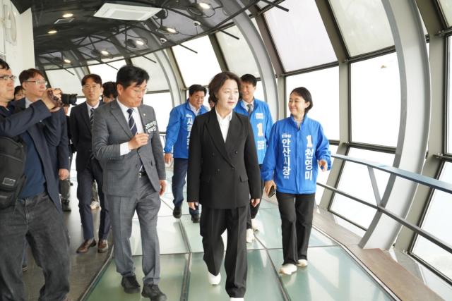 [NSP NEWS Image][6.3지방선거]천영미-추미애 ‘친환경 원팀’ 시화호 집결…안산·시흥·경기 상생 발전 논의