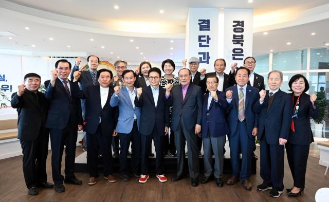 [NSP NEWS Image]이철우 경북도지사 후보, 전직 장관 모임 ‘대경회’와 간담회 개최...지역 현안 해결 방안 공유