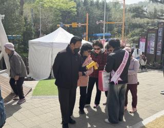 (NSP NEWS Image)군포시, 철쭉축제 현장서 도로명주소 홍보 캠페인 성료…생활화 유도
