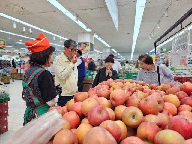 [NSP NEWS Image]영주시, 부산지역 농협유통 매장에서 ‘농·특산물 특판행사’ 열어