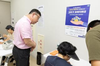 (NSP NEWS Image)김현수 수원시장 권한대행, 고유가 피해지원금 접수현장 점검