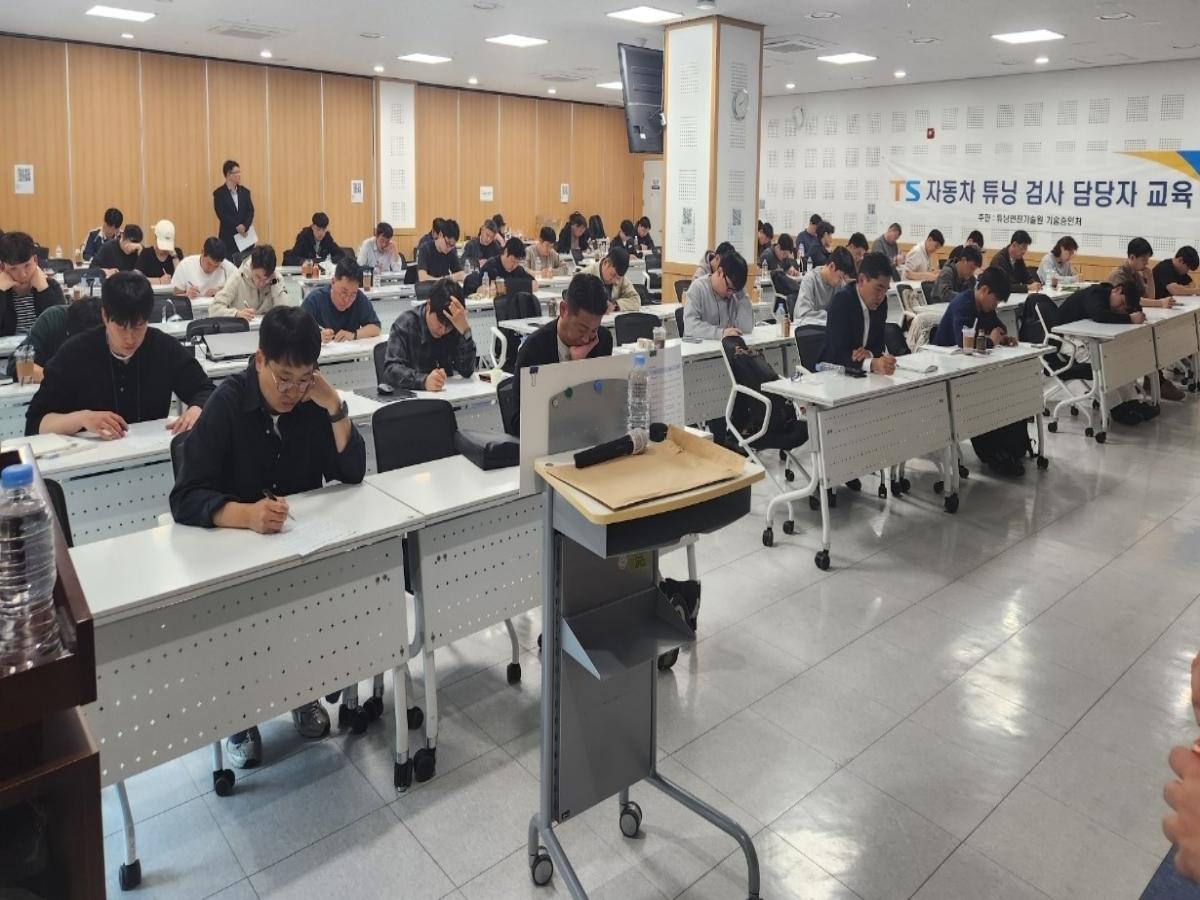 -한국교통안전공단은 제9회 전국동시지방선거(6.3)를 맞아 공직선거법에 따른 선거유세차량에 대한 신속한 일시적 튜닝 업무 처리와 안전관리를 위한 전담 TF팀을 가동한다. (사진 =