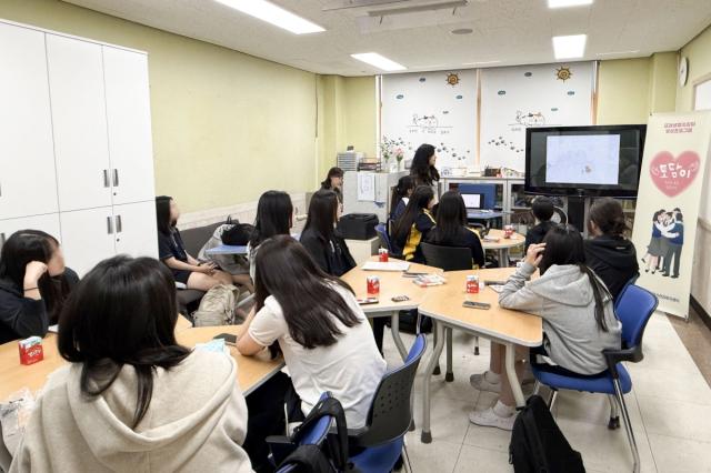 [NSP NEWS Image]의왕시 정신건강복지센터, 모락중학교서 청소년 생명지킴이 ‘토담이’ 운영