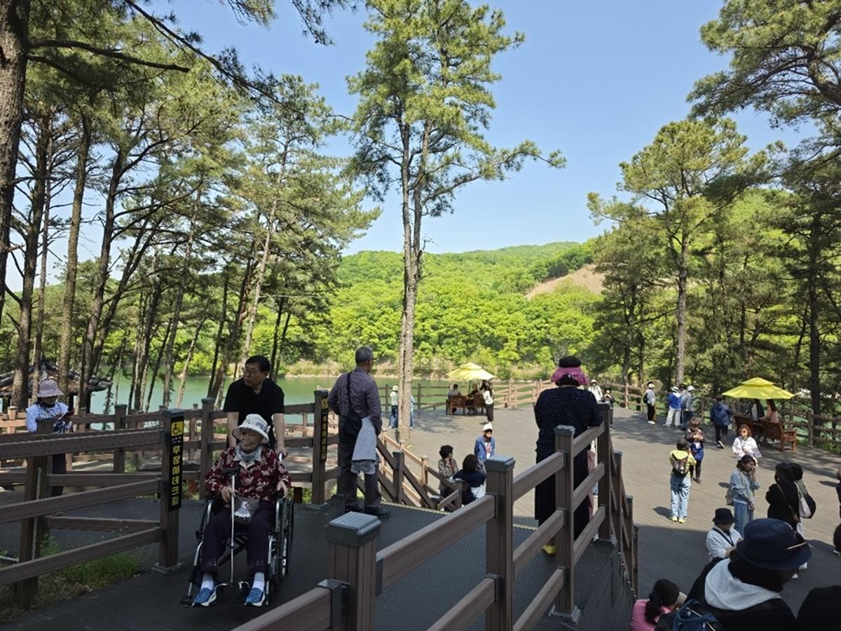 -파주 마장호수(다용도 툇마루 광장) (사진 = 파주시)