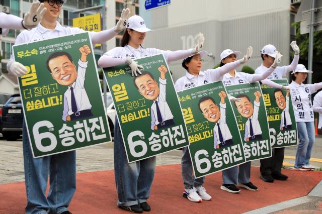[NSP NEWS Image][6.3지방선거]송하진 여수시의원 후보, 생활밀착형 ‘골목정치’ 앞세워 4선 도전