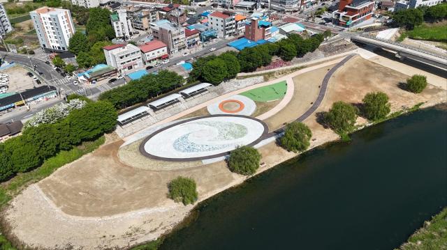 [NSP NEWS Image]완주군, 만경강 ‘봉동 씨름공원’ 조성 완료…주민 품으로