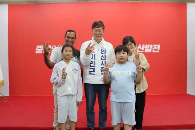 [NSP NEWS Image][6.3지방선거]이민근 국힘 안산시장 후보, 민선 9기 비전 선포…“대한민국 최초 ‘상호문화특례시’ 도약 시킬 것”