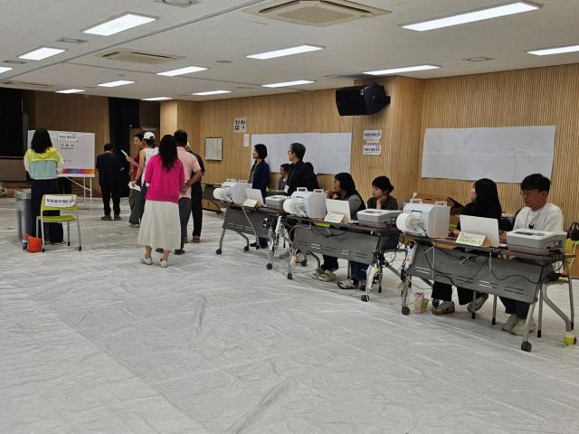 [NSP NEWS Image][6.3지방선거] 유권자 소중한 표 행사…투표 순조롭게 진행