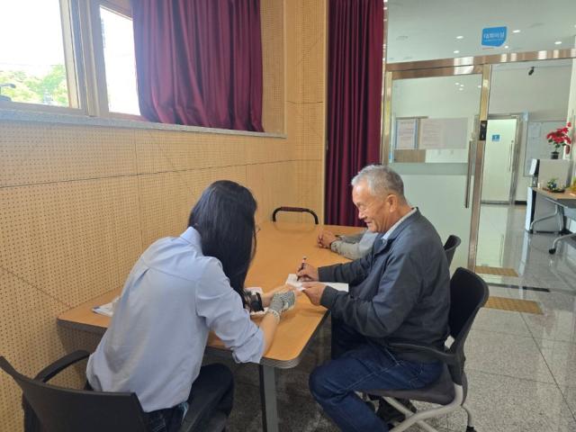 [NSP NEWS Image]봉화군 소천면, ‘고유가 피해 지원금 신청’ 찾아가는 현장 행정 펼쳐