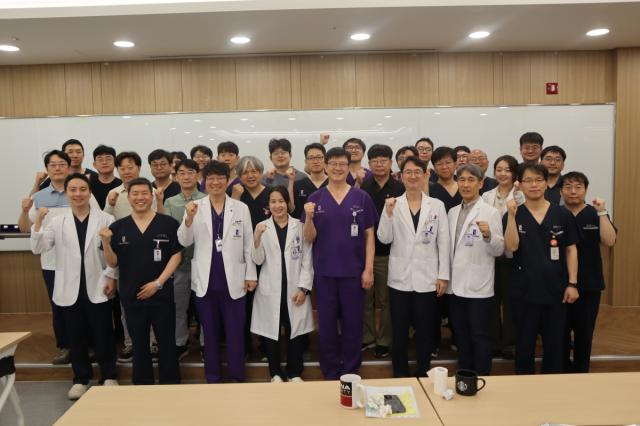[NSP NEWS Image]에스포항병원, 캄보디아 KSFH 국립병원 신경외과 전문의 ‘타리’ 연수 수료식 개최