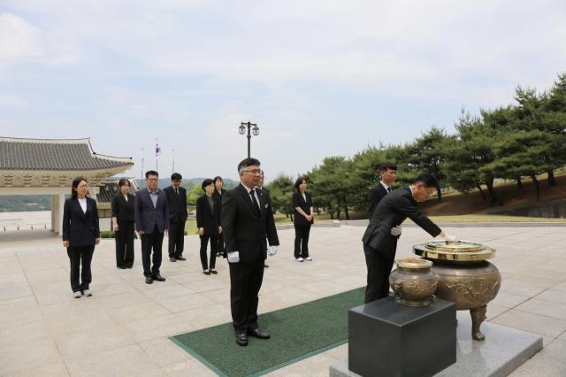[NSP NEWS Image]대구경북지방병무청, 호국보훈의 달 맞아 국립영천호국원 참배