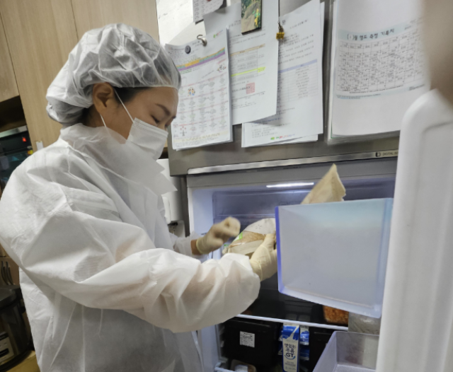 [NSP NEWS Image]군포시, 어린이집 집단급식소 31개소 대상 ‘하절기 식중독 예방’ 합동 점검 성료