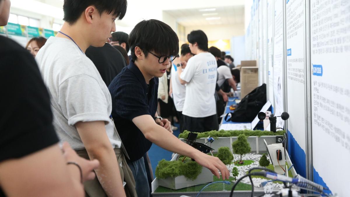 -대구가톨릭대학교는 지난 2일 교내 강당에서 ‘2026학년도 1학기 캡스톤디자인 EXPO’를 개최했다. (사진 = 대구가톨릭대학교)
