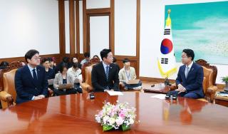 (NSP NEWS Image)조정식 국회의장, 청와대 강훈식 비서실장·홍익표 정무수석 접견