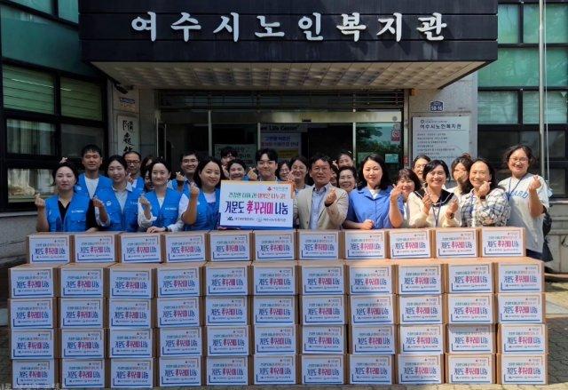 [NSP NEWS Image]여수광양항만공사, 거문도 어르신 위한 여름 건강꾸러미 지원