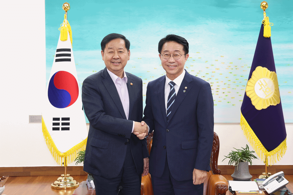 -구윤철 경제부총리(좌)와 조정식 국회의장(우) (사진 = 국회의장 공보소통수석실)