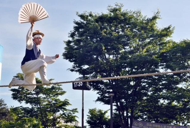[NSP NEWS Image]안양시, ‘제40회 안양단오제’ 삼덕공원서 성료…시민 2000여 명 운집