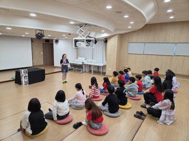 -그림책 작가와의 만남 (사진 = 광양시청)