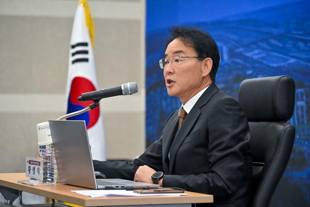 -인수위원회는 단순한 업무 인수·인계를 넘어 영주시의 미래 발전전략과 새로운 성장동력을 모색하는‘정책 플랫폼’ 역할에 무게를 둔다. 시정 주요 현안과 핵심 사업의 추진 상황을 꼼꼼히