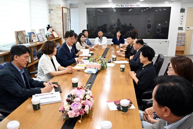 [NSP NEWS Image]안산시, 소상공인연합회와 현장 간담회 개최…민생경제 회복 방안 모색