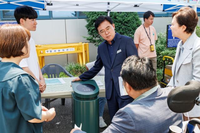 [NSP NEWS Image][우리동네 온기 한스푼]진교훈 강서구청장, 중증장애인생산품 소비 촉진 동참