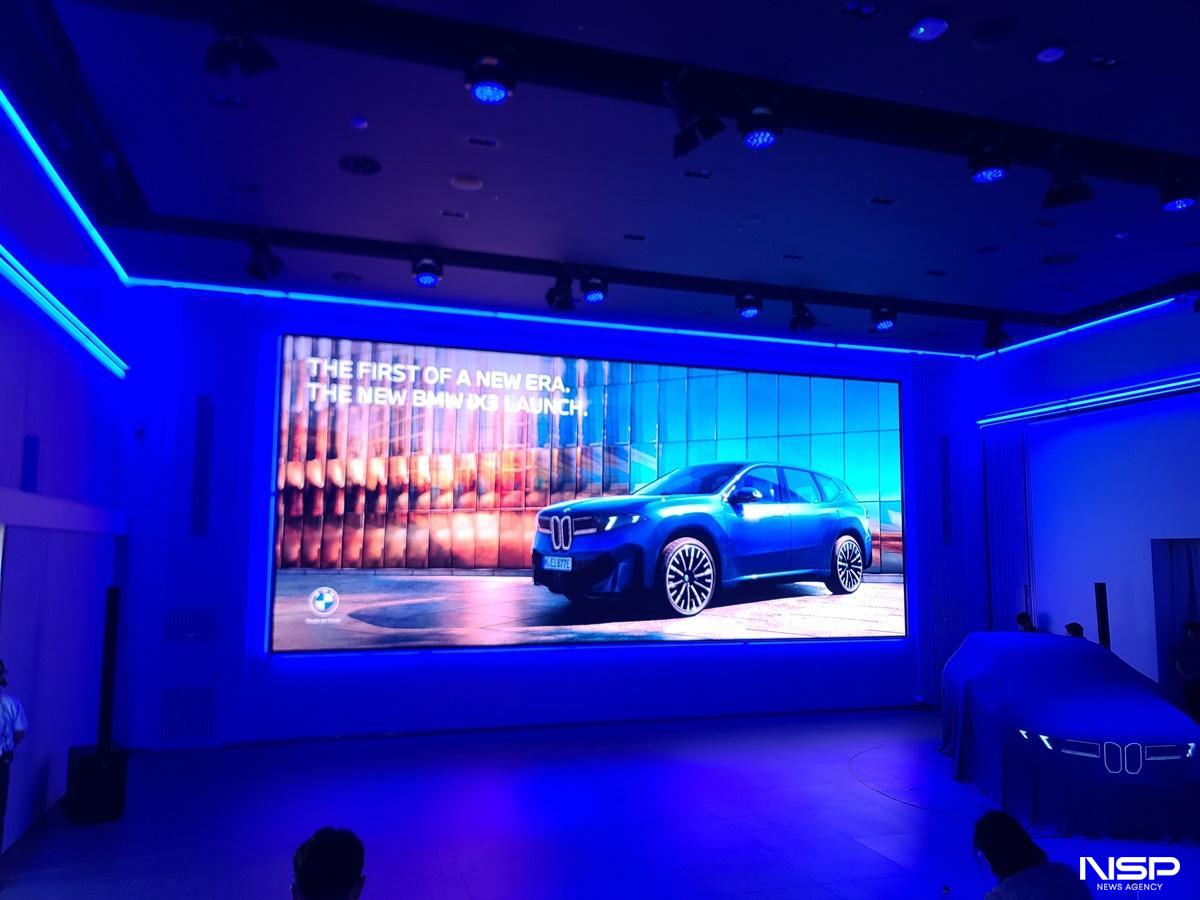 -인천 영종도에 위치한 BMW 드라이빙 센터에서 전기 SUV ‘더 뉴 BMW ix3’가 공개되고 있다. (사진 = 강은태 기자)