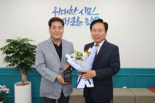[NSP NEWS Image]안동시, 제9대 안동시의회 퇴임 의원 ‘공로패’ 수여