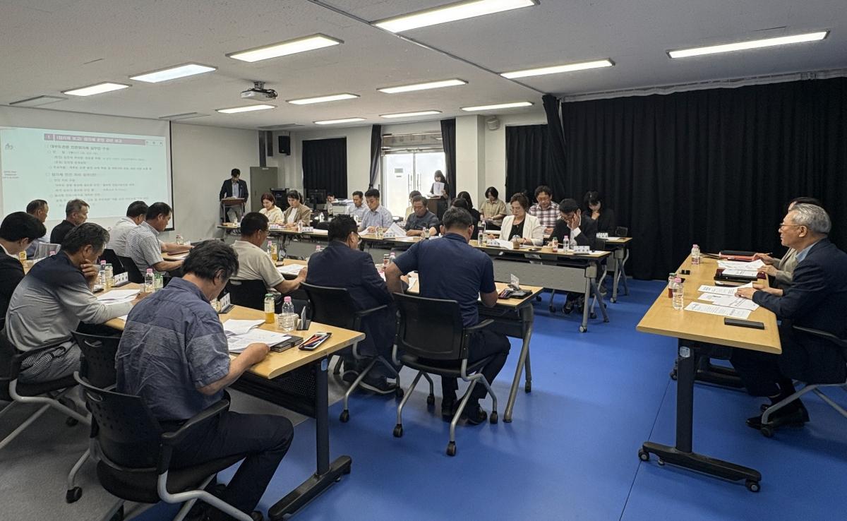 -23일 대부해양본부 회의실에서 대부도 관광 민관협의체 2분기 정기회의가 진행되고 있다. (사진 = 안산시)