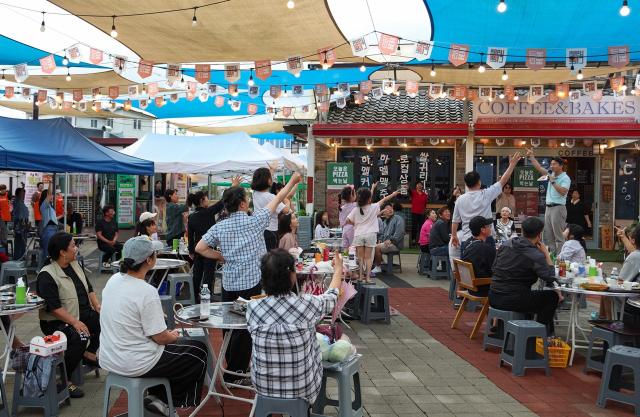 [NSP NEWS Image]강진군, 지역 대표 야간관광 콘텐츠 ‘불금불파’ 상반기 운영 마무리