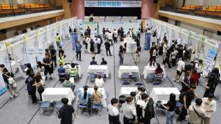 (NSP NEWS Image)안성시, ‘상반기 채용박람회’ 성료…750여 명 몰려 취업 열기 가득
