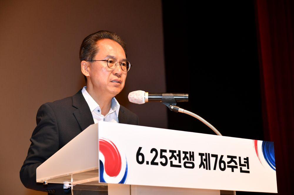-이번 행사는 ‘영원한 그 이름, 지지 않는 대한의 빛’을 슬로건으로 6·25전쟁의 역사적 의미와 교훈을 되새기고 국가를 위해 헌신한 참전유공자들의 공헌에 감사의 마음을 전하기 위해