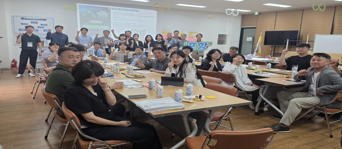 -포항시는 26일 포항시지속가능발전협의회 회의실에서 기후 전문가와 환경단체, 시민 등 50여 명이 참석한 가운데 ‘포항시 탄소중립 정책 이행점검 사전 워크숍’을 개최했다. (사진 =