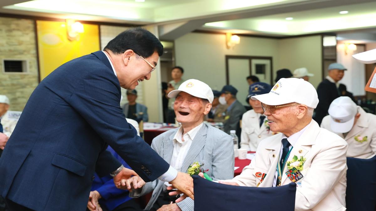 -경주시는 지난 25일 웨딩파티엘에서 