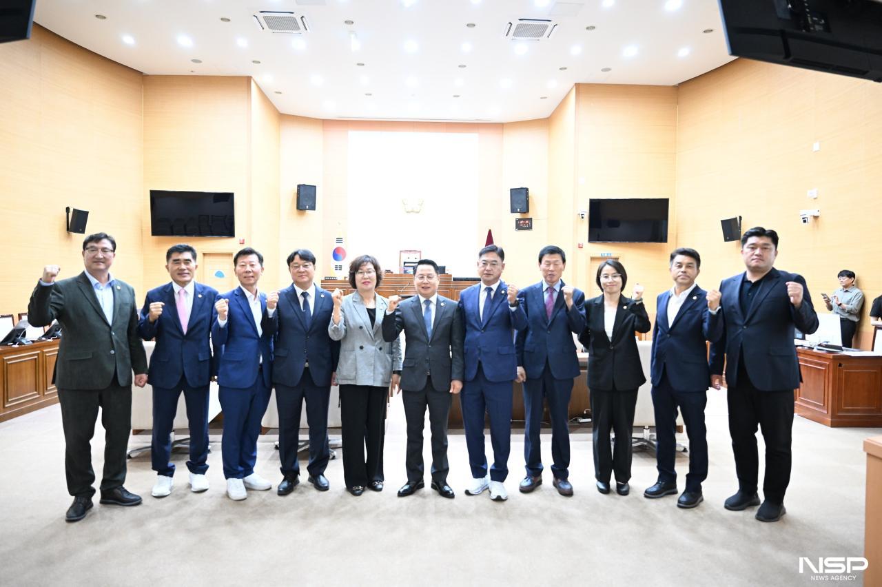 -완주군의회가 1일 제10대 전반기 의장단과 상임위원장 선출을 마치고 본격적인 의정활동에 돌입했다. (사진 = 완주군의회)