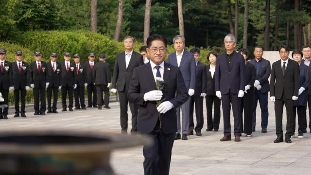 [NSP NEWS Image]이기형 김포시장, 현충탑 참배로 민선 9기 첫 일정 시작
