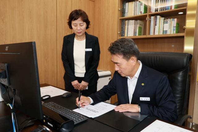 [NSP NEWS Image]안병윤 예천군수 취임, ‘일하는 군수, 일하는 행정’ 첫발 내디뎌