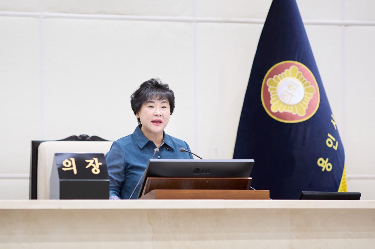 -제10대 용인특례시의회 전반기 의장으로 선출된 장정순 의원. (사진 = 용인특례시의회)