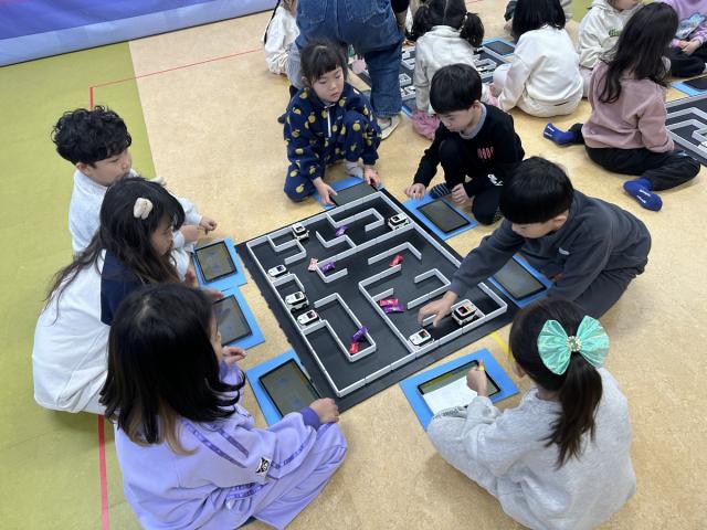 [NSP NEWS Image]경북교육청, 유보통합 대비 영유아에게 ‘AI·로봇 놀이터’ 문 열다