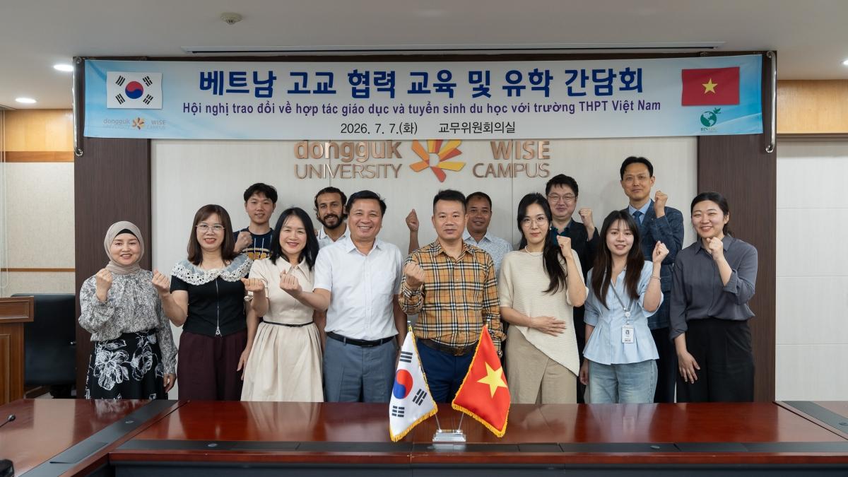 -동국대학교 WISE캠퍼스는 지난 7일 교내 백주년기념관 교무위원회의실에서 베트남 응에안성 소재 3개 고등학교와 한·베 협력을 통한 ‘글로컬 교육혁신 앵커 체계’ 구축을 위한 간담회