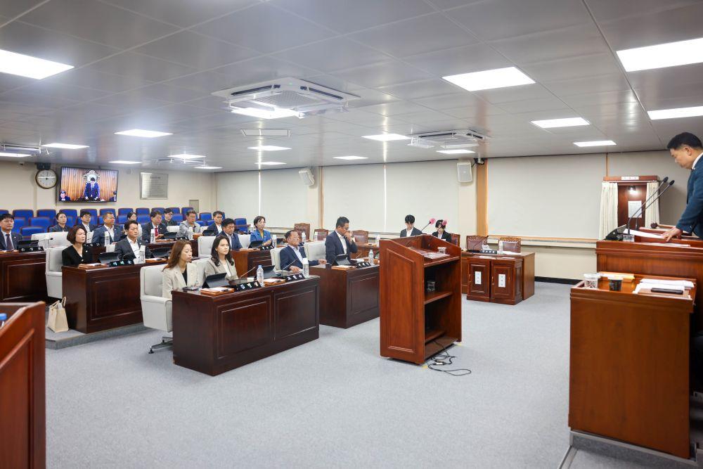 -영주시의회 제10대 전반기 원구성 마무리하고 제302회 임시회 폐회 (사진 = 영주시의회)