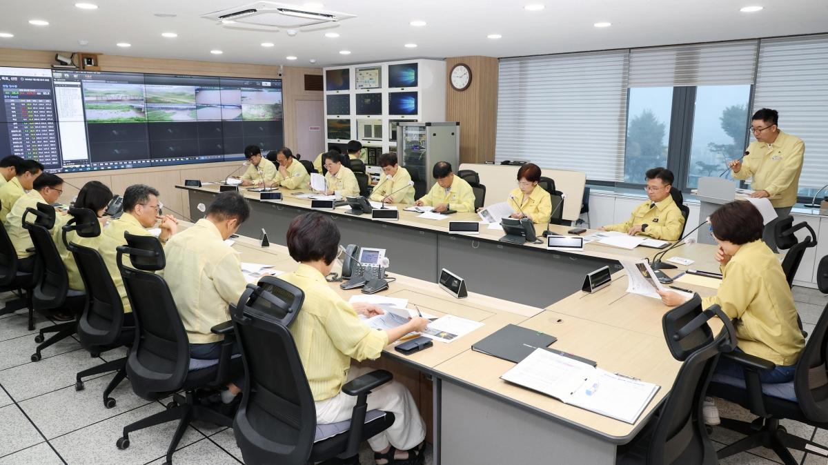 -9일 안성시 재난종합상황실에서 대책회의가 진행되고 있다. (사진 = 안성시)