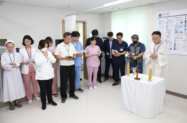 [NSP NEWS Image]대구가톨릭대학교병원, 정신건강의학과 외래 및 기관지내시경실 이전 축복식 개최