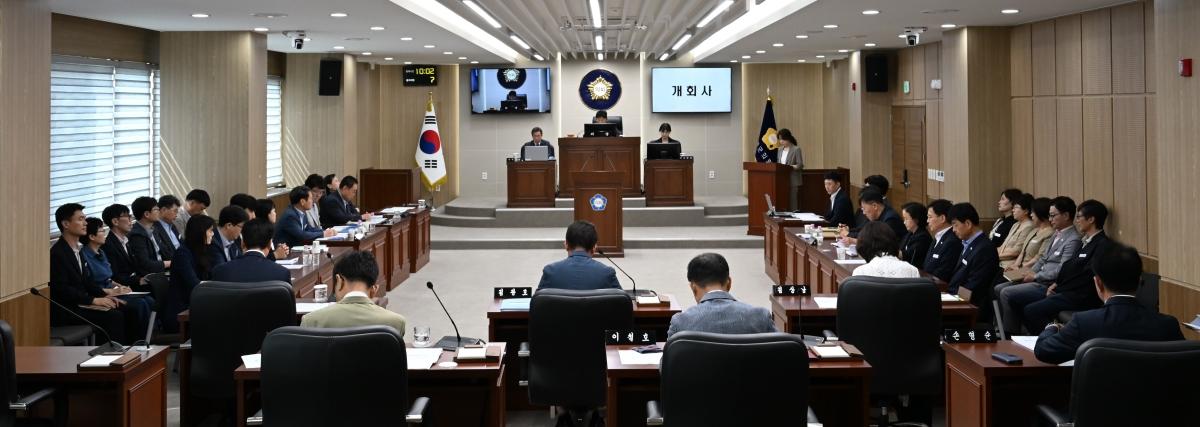 -고령군의회는 지난 10일 제313회 임시회를 개회하고 7일간의 의사일정에 들어갔다. (사진 = 고령군의회)